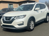 Used 2018 Nissan Rogue SV image 2