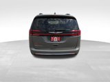 Used 2022 Chrysler Pacifica Touring-L image 5