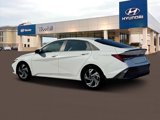 New 2025 Hyundai Elantra SEL image 4