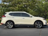 Used 2017 Nissan Rogue SL w/ SL Premium Package image 2