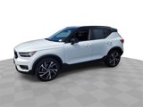 Used 2021 Volvo XC40 T4 R-Design w/ Climate Package image 4