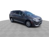 Used 2017 Chrysler Pacifica Touring-L image 2
