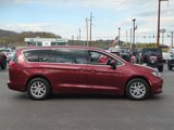 Used 2017 Chrysler Pacifica Touring image 2
