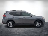 Used 2017 Nissan Rogue SV image 2