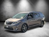 Used 2017 Toyota Sienna SE Premium image 5