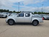 Used 2015 Nissan Frontier PRO-4X image 2