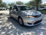 Used 2018 Chrysler Pacifica Touring-L image 4