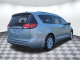 Used 2019 Chrysler Pacifica Touring-L image 3