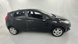 Used 2013 Ford Fiesta SE image 2