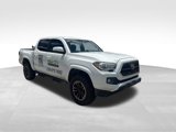 Used 2016 Toyota Tacoma SR5 image 2