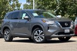 Used 2022 Nissan Rogue SV image 2