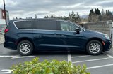New 2025 Chrysler Pacifica Select image 3