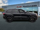 Used 2019 Jeep Grand Cherokee Laredo image 3