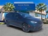 New 2025 Chrysler Pacifica Limited image 2