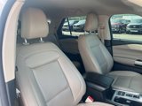 Used 2022 Ford Explorer XLT w/ Equipment Group 202A image 6