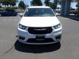 Used 2023 Chrysler Pacifica Touring-L image 3