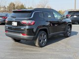 Used 2022 Jeep Compass Latitude image 3