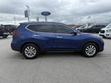 Used 2018 Nissan Rogue SV image 2