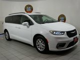 Used 2022 Chrysler Pacifica Touring-L image 4