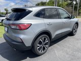 Used 2022 Ford Escape SE image 3