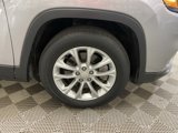 Used 2019 Jeep Cherokee Latitude w/ Popular Appearance Group image 4