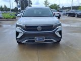 Certified 2022 Volkswagen Taos SE image 3