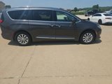 Used 2019 Chrysler Pacifica Touring-L image 4
