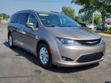 Used 2018 Chrysler Pacifica Touring-L Plus image 2