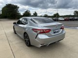 Used 2018 Toyota Camry SE image 3