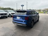 Used 2023 Kia Sorento S w/ Panoramic Sunroof Package image 4