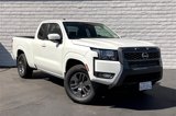 Used 2025 Nissan Frontier SV w/ SV Convenience Package image 2