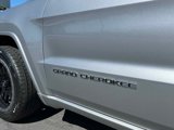Used 2017 Jeep Grand Cherokee Overland w/ Jeep Active Safety Group image 6