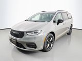 New 2025 Chrysler Pacifica Limited image 3