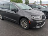 Used 2023 Chrysler Pacifica Touring-L image 2