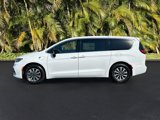 New 2025 Chrysler Pacifica Select image 2