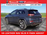 Used 2017 Jeep Cherokee Trailhawk image 3