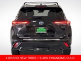 Certified 2023 Toyota Highlander Bronze Edition image 4