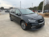 Used 2023 Chrysler Pacifica Touring-L image 5