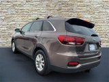 Used 2019 Kia Sorento LX w/ LX Convenience Package image 3