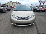 Used 2016 Toyota Sienna XLE Premium image 2