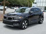 Certified 2022 Volvo XC40 T5 Momentum w/ Premium Package image 2