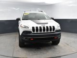 Used 2018 Jeep Cherokee Trailhawk image 2