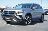 Used 2024 Volkswagen Taos SE image 2