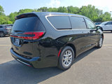 New 2025 Chrysler Pacifica Select image 4