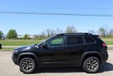 Used 2022 Jeep Cherokee Trailhawk image 2