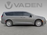 New 2025 Chrysler Pacifica Select image 2