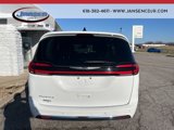 Used 2023 Chrysler Pacifica Touring-L image 5