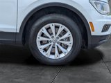 Used 2018 Volkswagen Tiguan SE w/ Panoramic Sunroof Package image 6