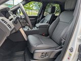 New 2025 Land Rover Discovery Dynamic SE image 5
