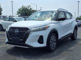 Used 2024 Nissan Kicks SR image 2